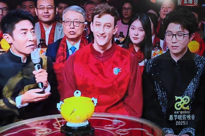 晚十大精彩节目及十大吐槽AG真人2025央视春(图2) 晚十大精彩节目及十大吐槽AG真人2025央视春(图2)